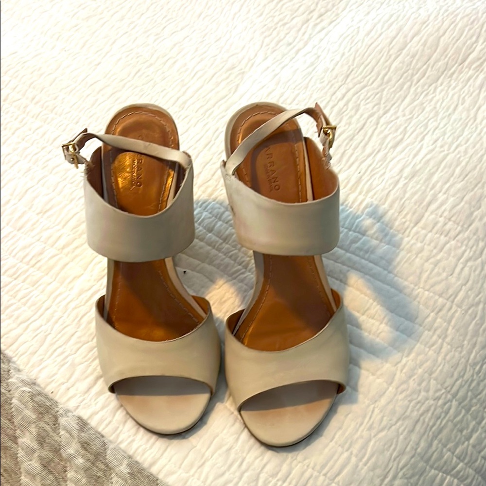 Cream leather  Sandals with gold heels